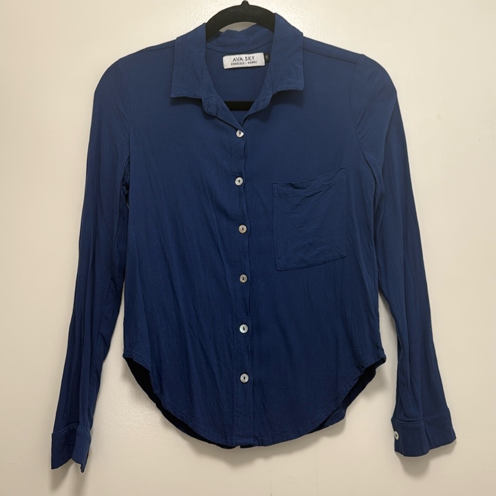 Fighting Eel Ava Sky button down top